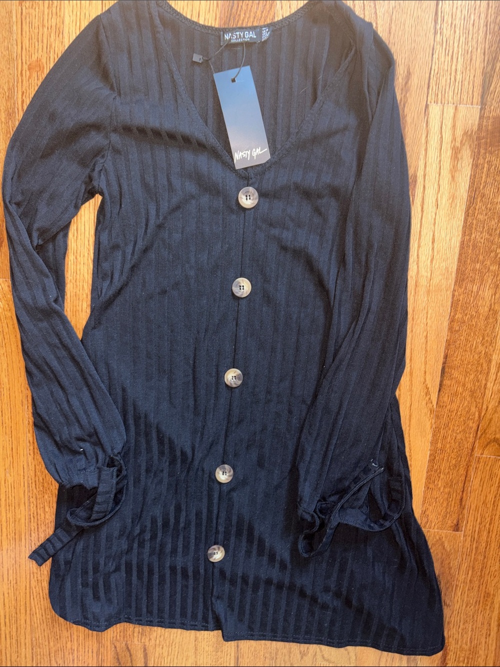 Nasty Gal - Black Ribbed Button-Front Long Sleeve dress (US - 6 / Uk - 10)
